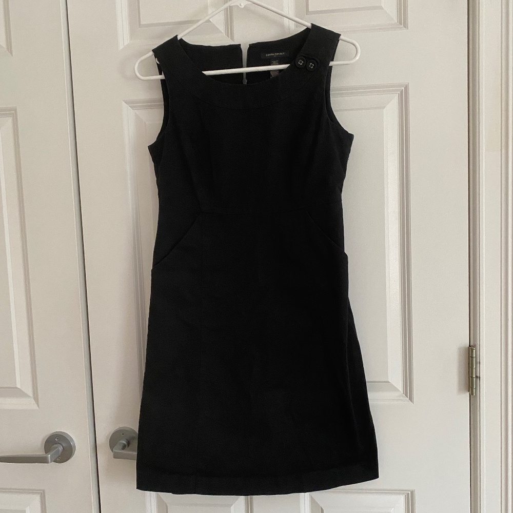 Banana Republic black sleeveless sheath dress